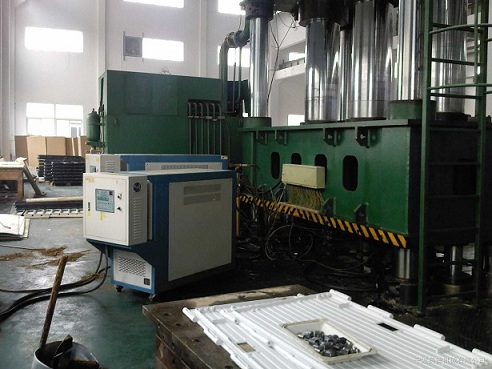 復(fù)合材料模溫機(jī)，玻璃鋼成型模具溫度控制機(jī)，炭纖維成型模溫機(jī)